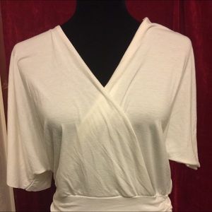 White v-neck t-shirt